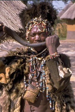 Witchcraft Among the Azande (1975) Witchcraft Among the Azande (1975)