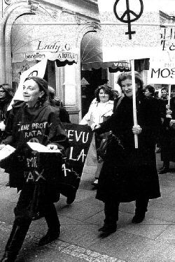 Women in Black (1997)