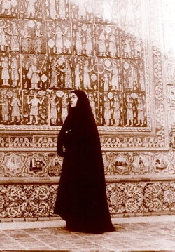 WOMEN LIKE US: WOMEN IN IRAN (2002) WOMEN LIKE US: WOMEN IN IRAN (2002)
