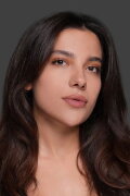 Nesrin Yari