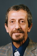 Necdet Yakın