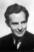 Derek Bond