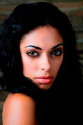 Shelley Nicole