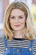 Cara Theobold