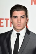 Zane Holtz