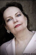 Astrida Auza