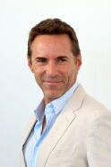 Alessandro Nivola