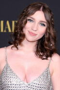 Alexa Swinton