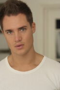 Alexander Dreymon
