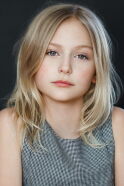 Alyvia Alyn Lind