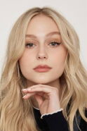 Alyvia Alyn Lind