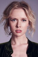 Amelia Eve