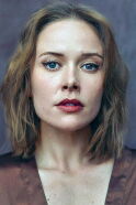 Amelia Eve