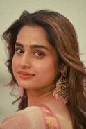 Ayesha Khan