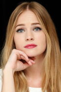 Britt Robertson