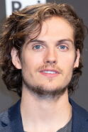 Daniel Sharman