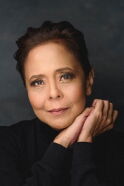 Dolly de Leon