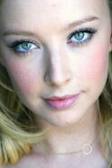 Elisabeth Harnois