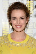 Elizabeth Henstridge