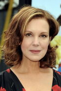 Elizabeth Perkins