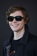 Evan Peters