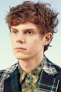 Evan Peters