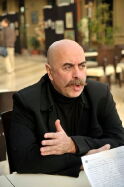 Ezel Akay