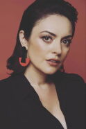 Ezgi Mola