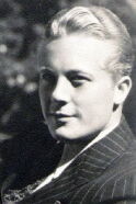 Gene Raymond