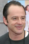 Gil Bellows