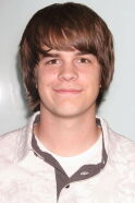 Johnny Simmons