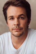 Johnny Simmons
