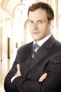 Jonny Lee Miller