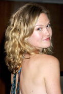 Julia Stiles