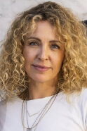 Julie R. Ølgaard