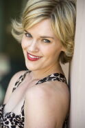 Kari Wahlgren