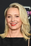 Katherine LaNasa