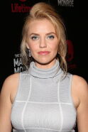 Kelli Garner