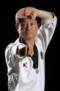 Kwan-Young Lee