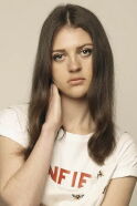 Lara Peake