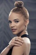 Leslie Grace