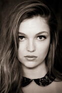Lili Simmons