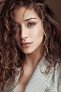 Manon Azem