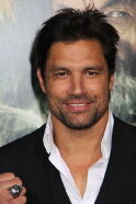 Manu Bennett