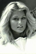 Mary Stavin