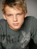 Max Thieriot