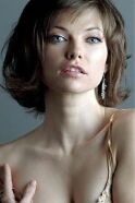 Nicole De Boer