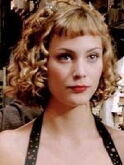 Nora Arnezeder