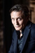 Oliver Masucci