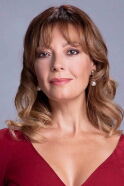 Özge Özder